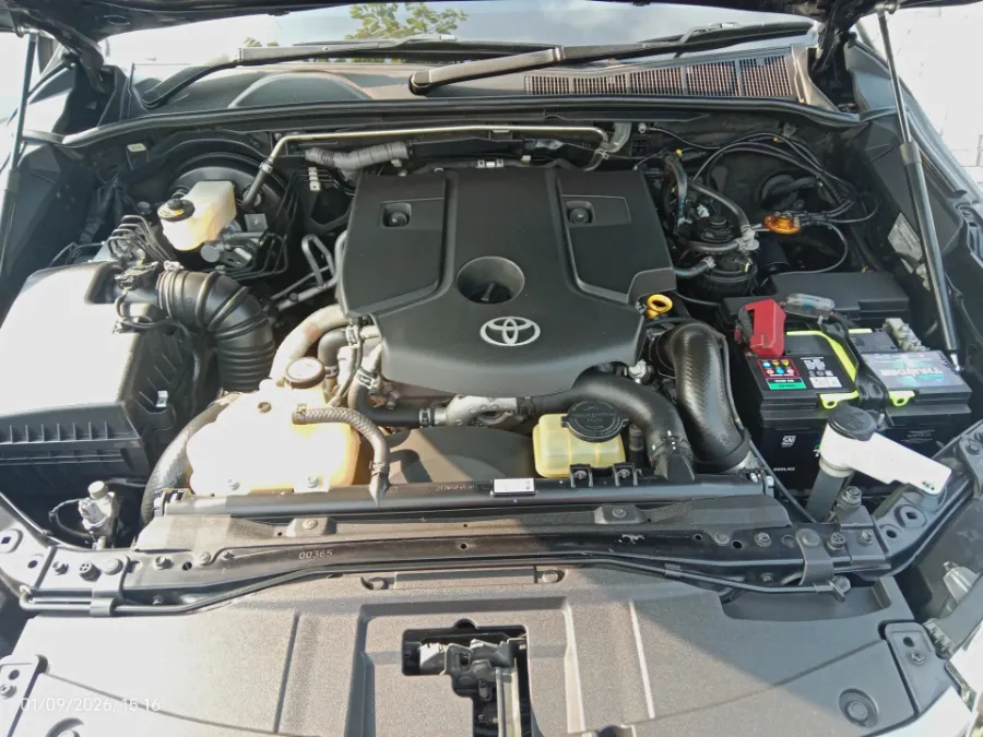Foto Mobil Bekas Mesin Toyota Fortuner 2.8 4X2 VRZ tahun 2022