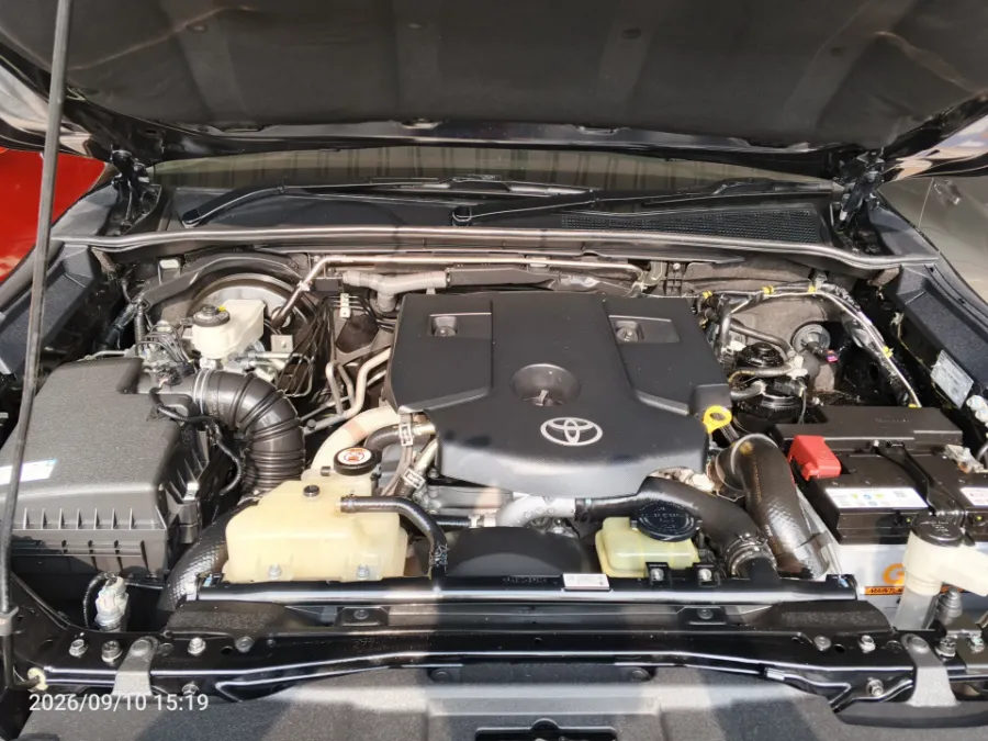 Foto Mobil Bekas Mesin Toyota Fortuner 2.8 4X2 VRZ tahun 2022