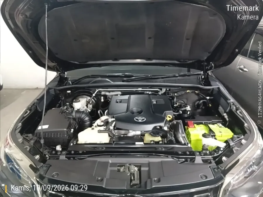 Foto Mobil Bekas Mesin Toyota Fortuner 2.8 4X2 VRZ tahun 2022
