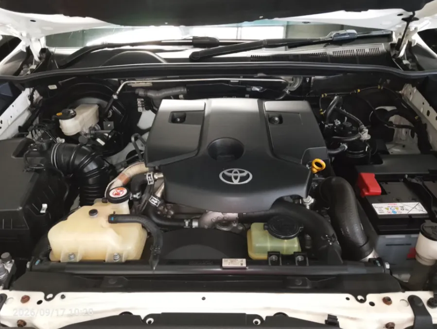 Foto Mobil Bekas Mesin Toyota Fortuner 2.8 4X2 VRZ tahun 2022
