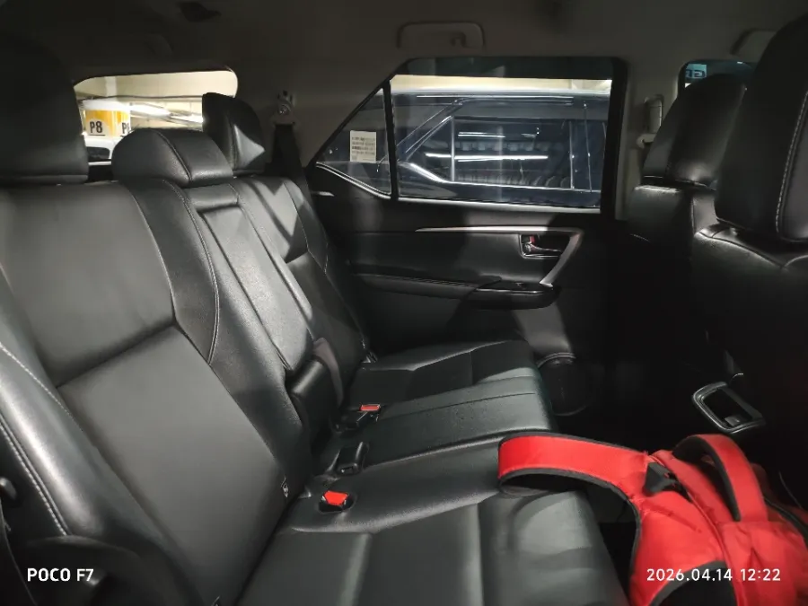 Foto Mobil Bekas Kabin Belakang Toyota Fortuner 2.8 4X2 VRZ tahun 2023