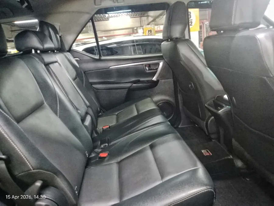 Foto Mobil Bekas Kabin Belakang Toyota Fortuner 2.8 4X2 VRZ tahun 2023