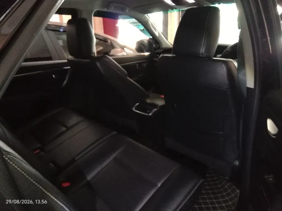 Foto Mobil Bekas Kabin Belakang Toyota Fortuner 2.8 4X2 VRZ tahun 2023