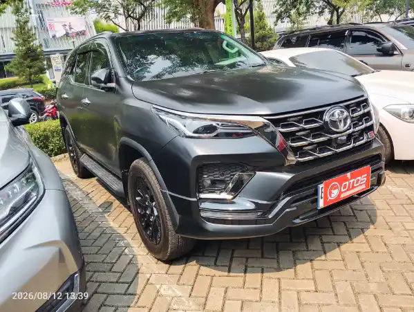 2023 Toyota Fortuner 2.8 4X2 VRZ - Foto 1 dari 6