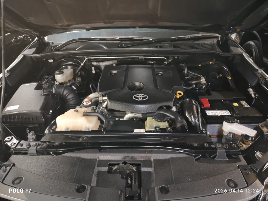 Foto Mobil Bekas Mesin Toyota Fortuner 2.8 4X2 VRZ tahun 2023