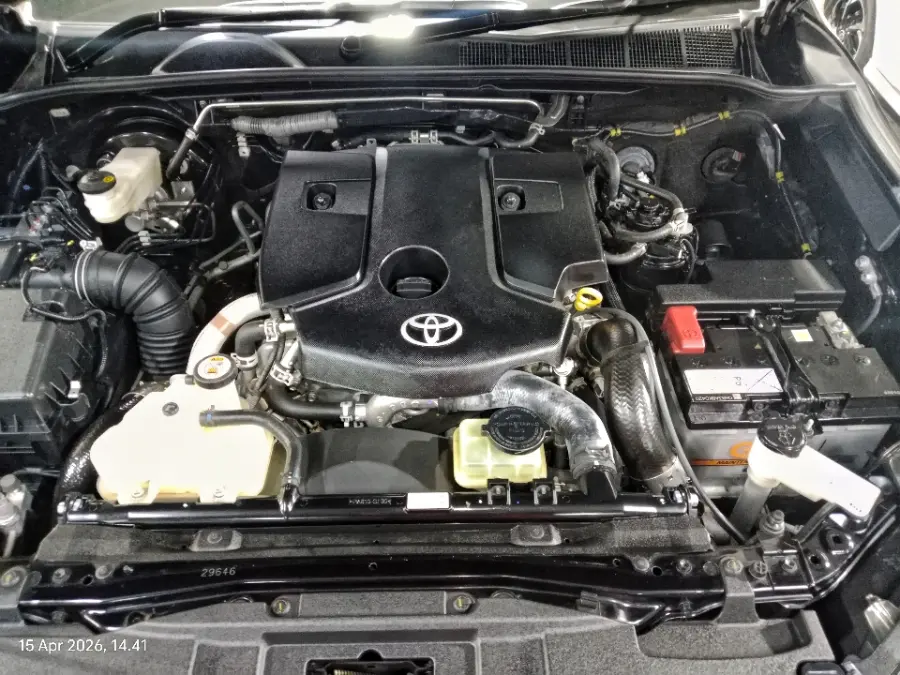 Foto Mobil Bekas Mesin Toyota Fortuner 2.8 4X2 VRZ tahun 2023