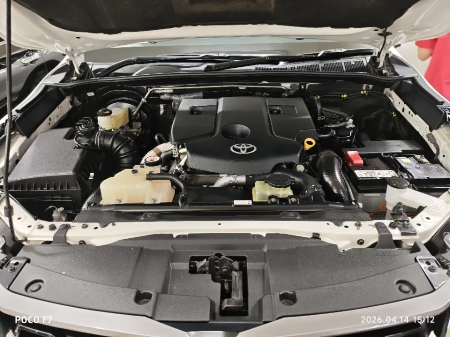 Foto Mobil Bekas Mesin Toyota Fortuner 2.8 4X2 VRZ tahun 2023