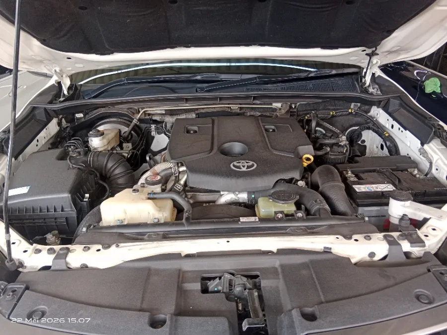 Foto Mobil Bekas Mesin Toyota Fortuner 2.8 4X2 VRZ tahun 2023