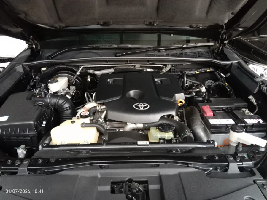 Foto Mobil Bekas Mesin Toyota Fortuner 2.8 4X2 VRZ tahun 2023