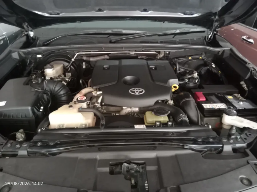 Foto Mobil Bekas Mesin Toyota Fortuner 2.8 4X2 VRZ tahun 2023