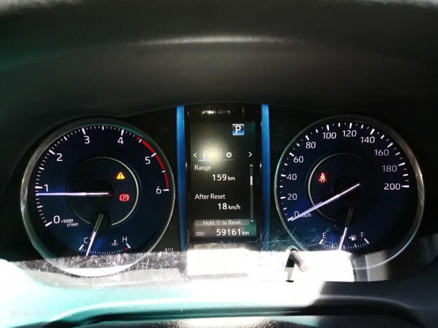 Foto Mobil Bekas Odometer Toyota Fortuner 2.8 4X2 VRZ tahun 2023
