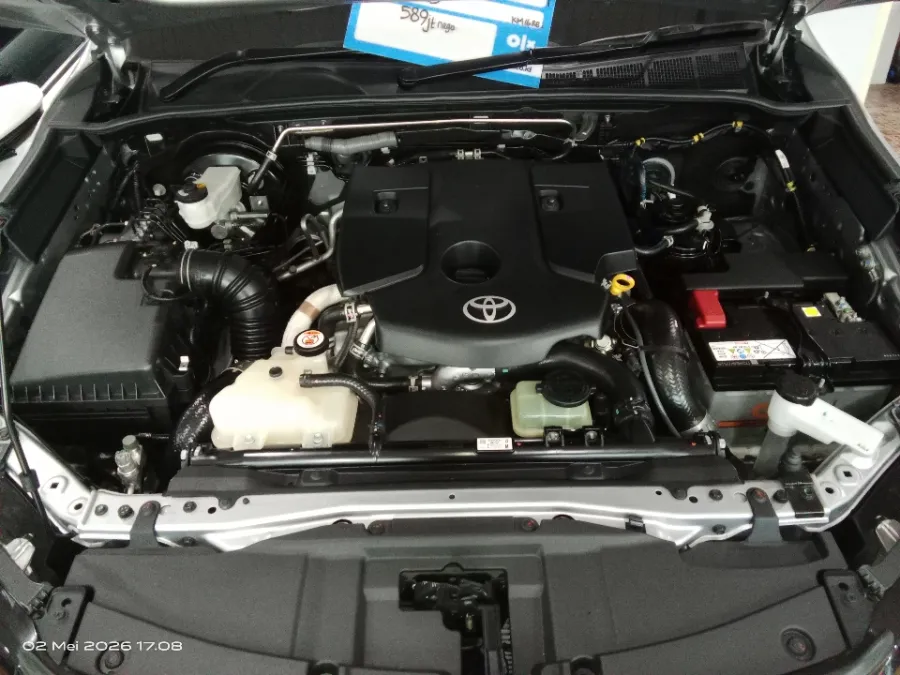 Foto Mobil Bekas Mesin Toyota Fortuner 2.8 4X2 VRZ tahun 2024
