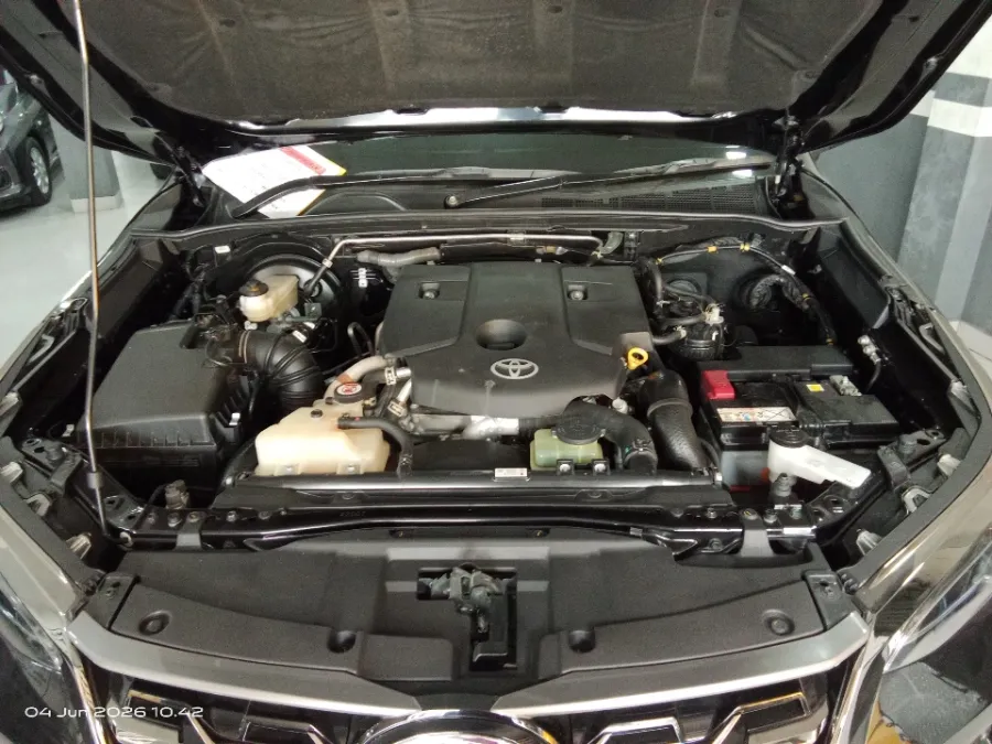 Foto Mobil Bekas Mesin Toyota Fortuner 2.8 4X2 VRZ tahun 2024