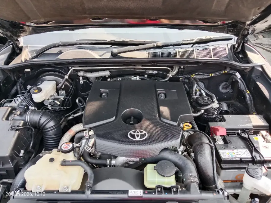 Foto Mobil Bekas Mesin Toyota Fortuner 2.8 4X2 VRZ tahun 2024