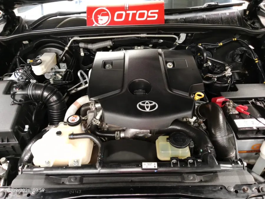 Foto Mobil Bekas Mesin Toyota Fortuner 2.8 4X2 VRZ tahun 2024
