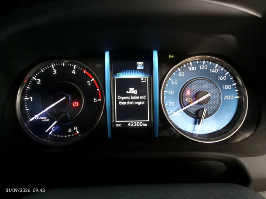 Foto Mobil Bekas Odometer Toyota Fortuner 2.8 4X2 VRZ tahun 2024