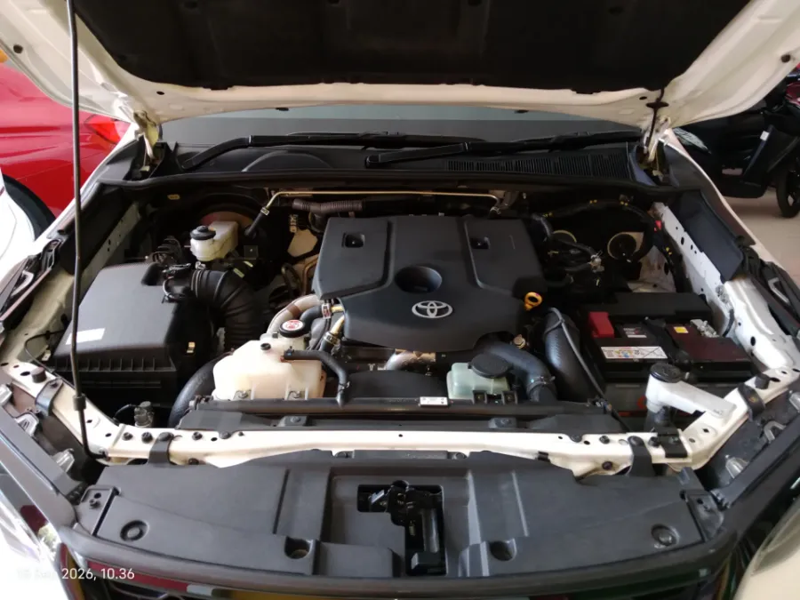 Foto Mobil Bekas Mesin Toyota Fortuner 2.8 4X2 VRZ tahun 2025