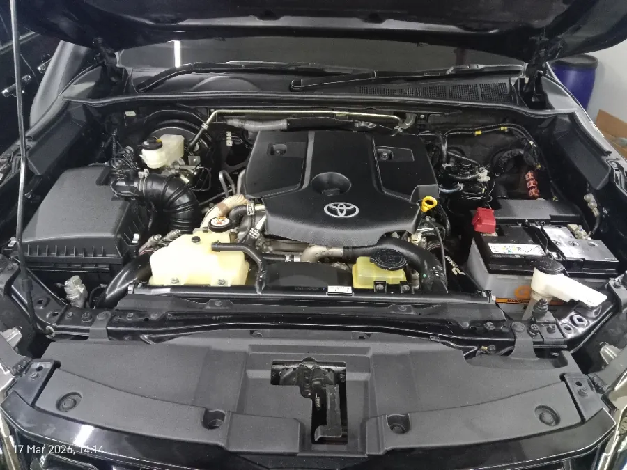 Foto Mobil Bekas Mesin Toyota Fortuner 2.8 4X4 VRZ tahun 2022
