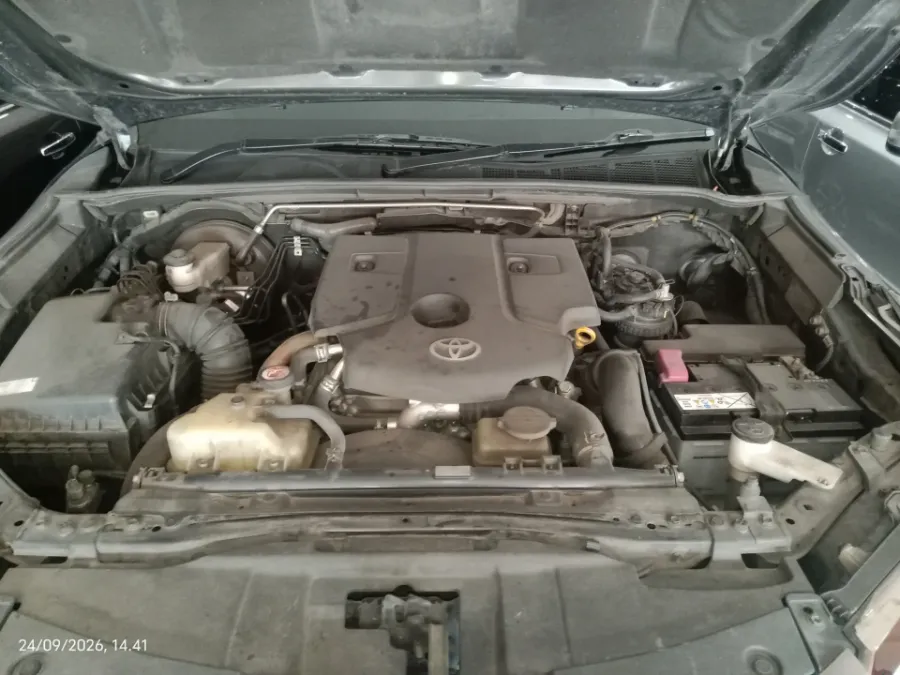 Foto Mobil Bekas Mesin Toyota Fortuner 2.8 4X4 VRZ tahun 2022