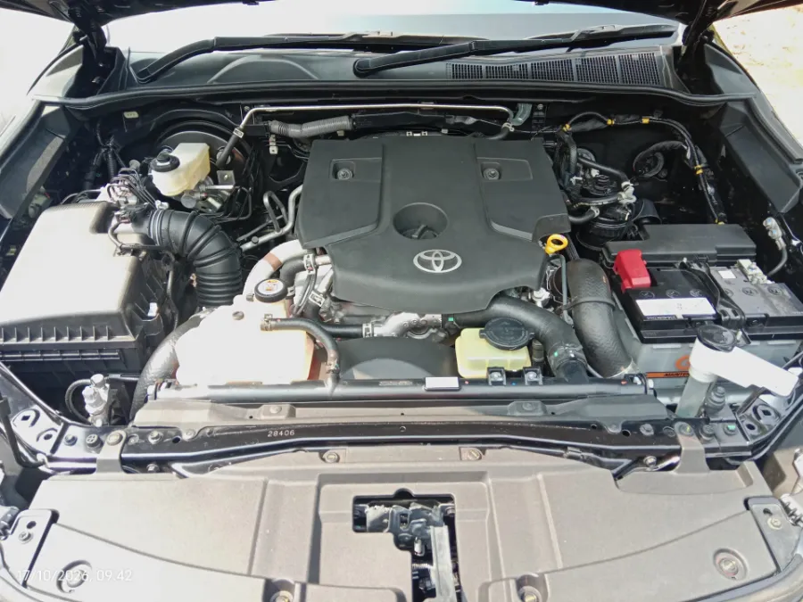 Foto Mobil Bekas Mesin Toyota Fortuner 2.8 4X4 VRZ tahun 2024