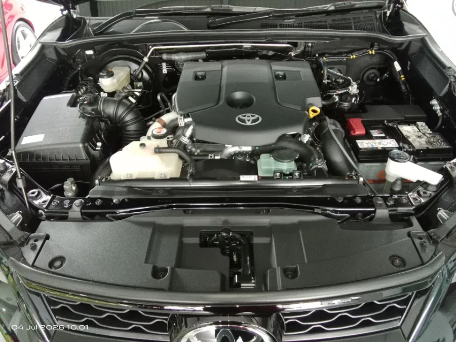 Foto Mobil Bekas Mesin Toyota Fortuner 2.8 VRZ TSS tahun 2026