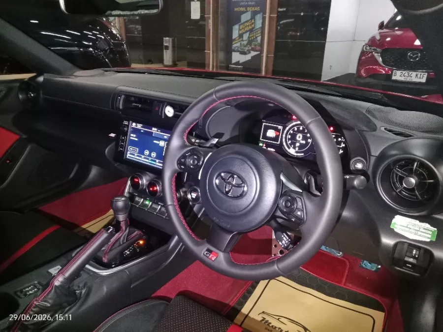 Foto Mobil Bekas Dashboard Toyota GR 86 2.4 tahun 2024
