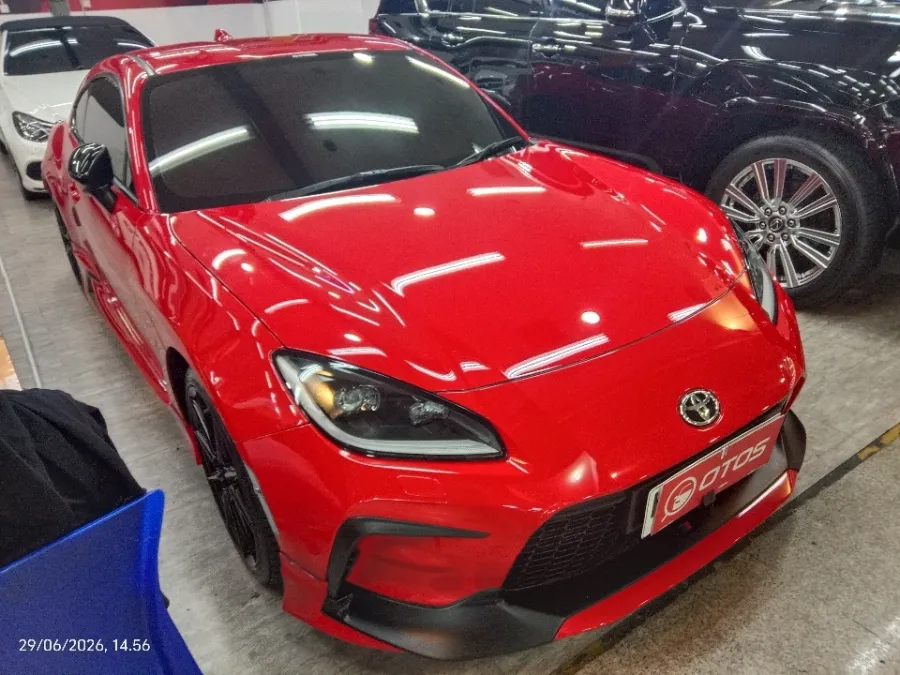 Foto Mobil Bekas Kanan Depan Toyota GR 86 2.4 tahun 2024