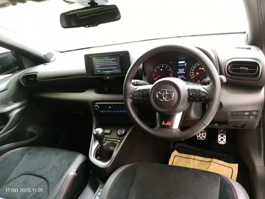 Foto Mobil Bekas Dashboard Toyota GR Yaris 1.6 tahun 2022
