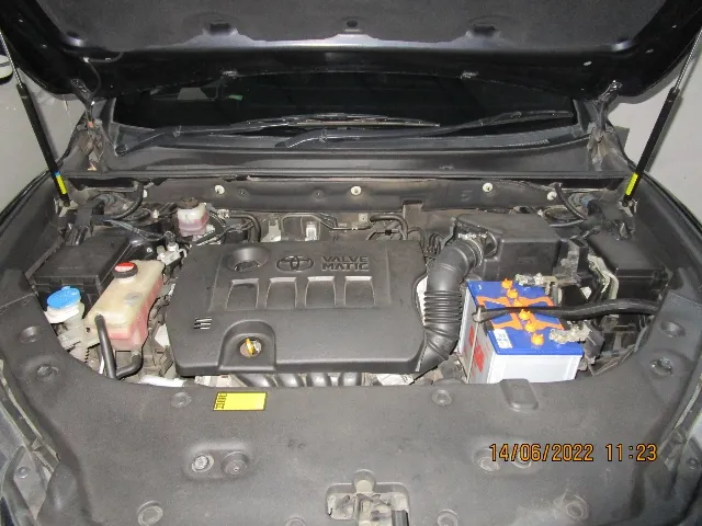 Foto Mobil Bekas Mesin Toyota Harrier 2.0 tahun 2014