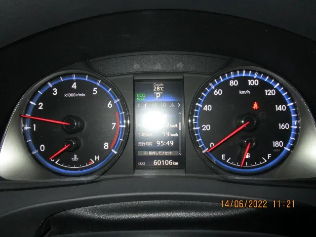 Foto Mobil Bekas Odometer Toyota Harrier 2.0 tahun 2014