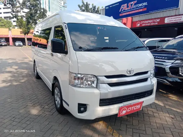 2024 Toyota Hiace 3.0 - Foto 1 dari 6