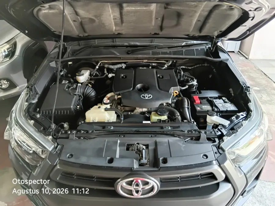 Foto Mobil Bekas Mesin Toyota Hilux 2.4 E D-Cab tahun 2023