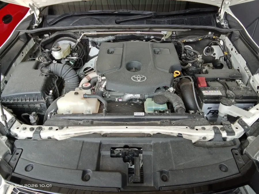Foto Mobil Bekas Mesin Toyota Hilux 2.4 V D-Cab tahun 2025