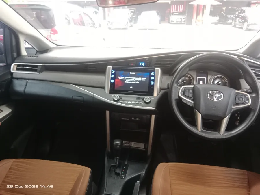 Foto Mobil Bekas Dashboard Toyota Kijang Innova 2.0 tahun 2017