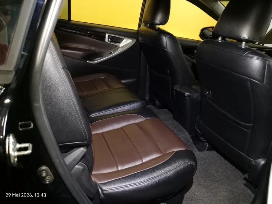 Foto Mobil Bekas Kabin Belakang Toyota Kijang Innova 2.0 tahun 2022