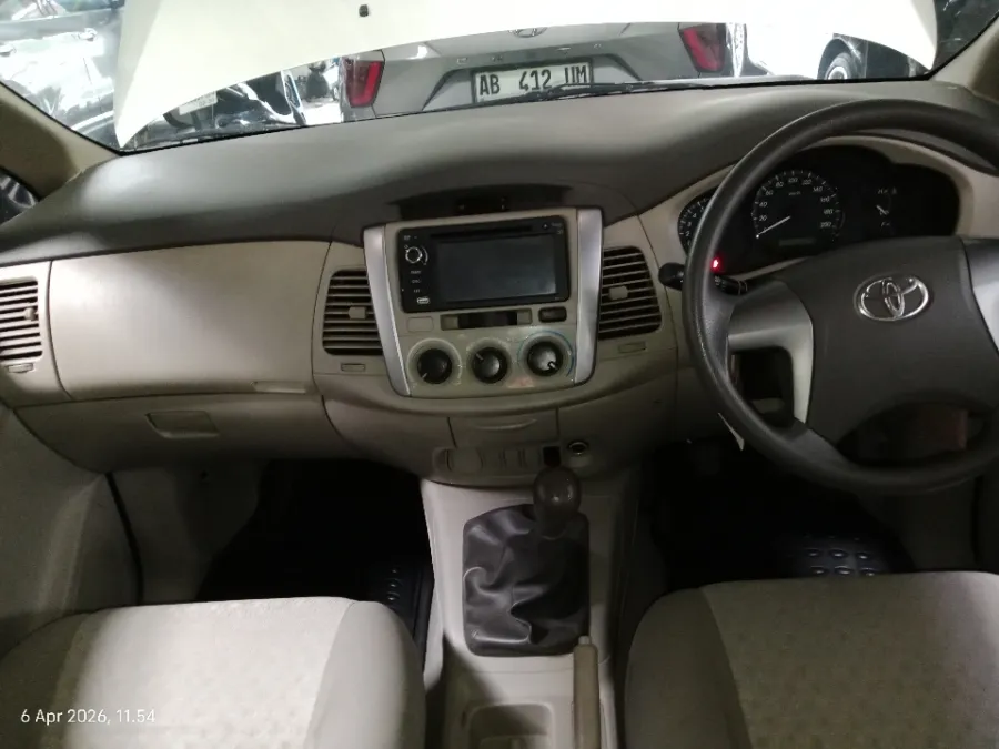 Foto Mobil Bekas Dashboard Toyota Kijang Innova 2.0 G tahun 2012