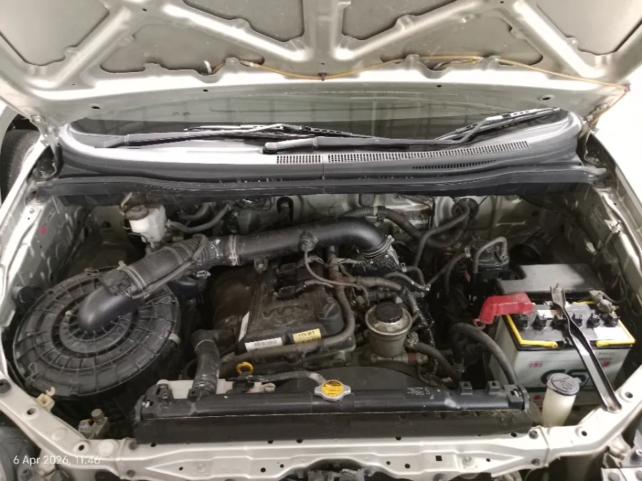 Foto Mobil Bekas Mesin Toyota Kijang Innova 2.0 G tahun 2012
