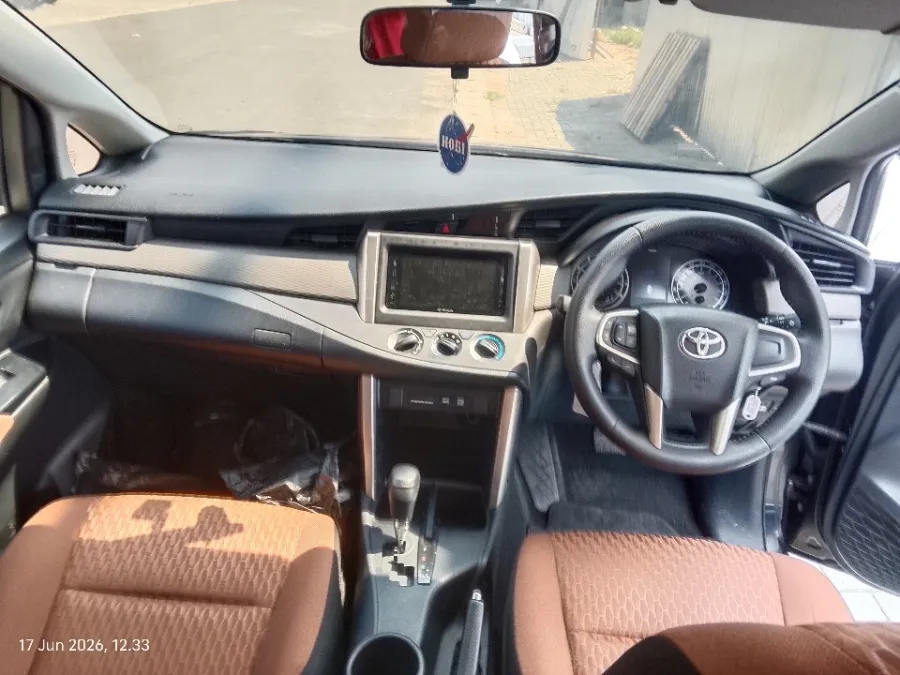 Foto Mobil Bekas Dashboard Toyota Kijang Innova 2.0 G tahun 2016