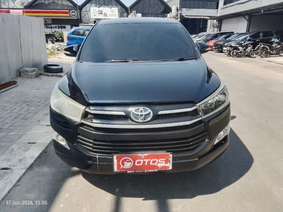 Foto Mobil Bekas Tampak Depan Toyota Kijang Innova 2.0 G tahun 2016
