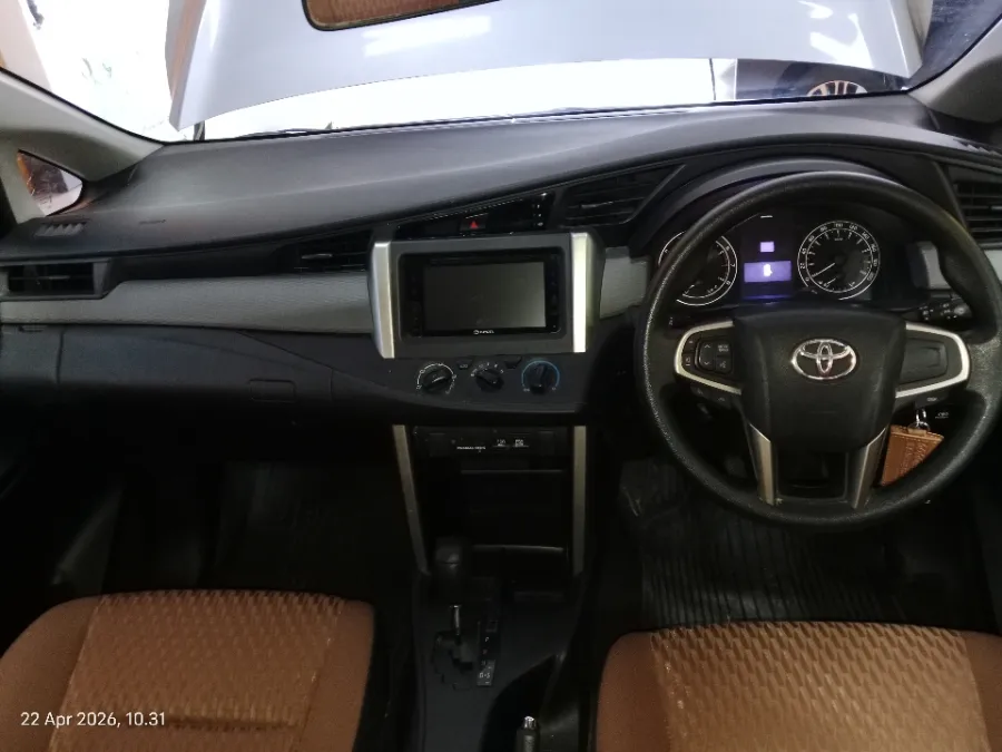 Foto Mobil Bekas Dashboard Toyota Kijang Innova 2.0 G tahun 2018