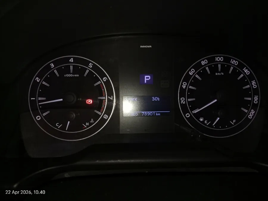 Foto Mobil Bekas Odometer Toyota Kijang Innova 2.0 G tahun 2018