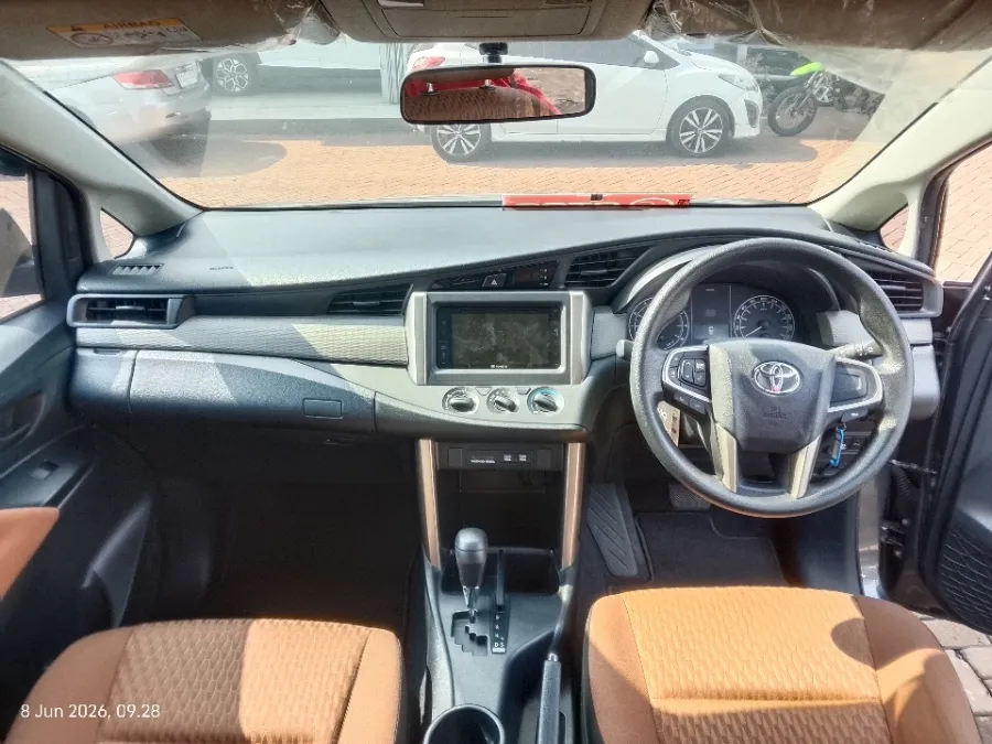 Foto Mobil Bekas Dashboard Toyota Kijang Innova 2.0 G tahun 2019