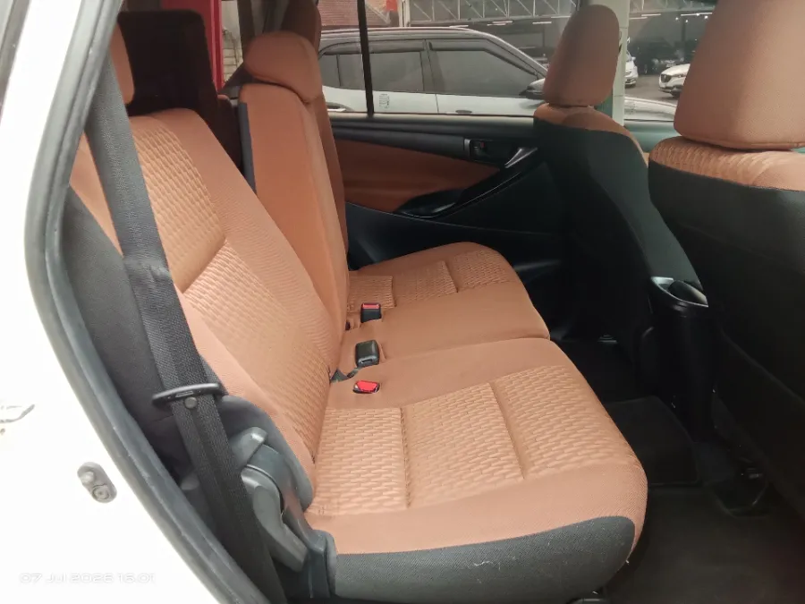 Foto Mobil Bekas Kabin Belakang Toyota Kijang Innova 2.0 G tahun 2019