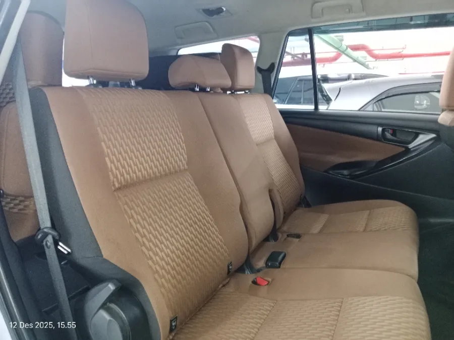 Foto Mobil Bekas Kabin Belakang Toyota Kijang Innova 2.0 G tahun 2019