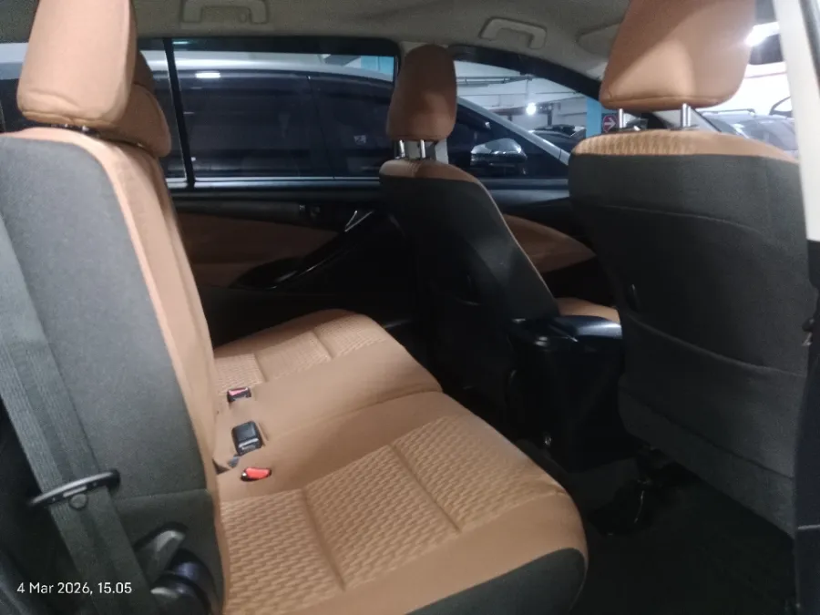 Foto Mobil Bekas Kabin Belakang Toyota Kijang Innova 2.0 G tahun 2019