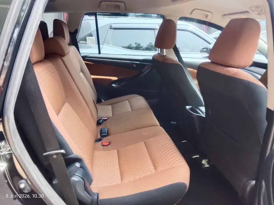 Foto Mobil Bekas Kabin Belakang Toyota Kijang Innova 2.0 G tahun 2019