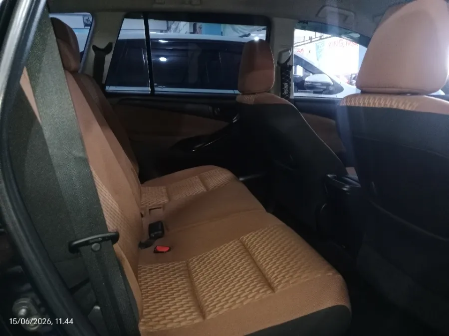 Foto Mobil Bekas Kabin Belakang Toyota Kijang Innova 2.0 G tahun 2019