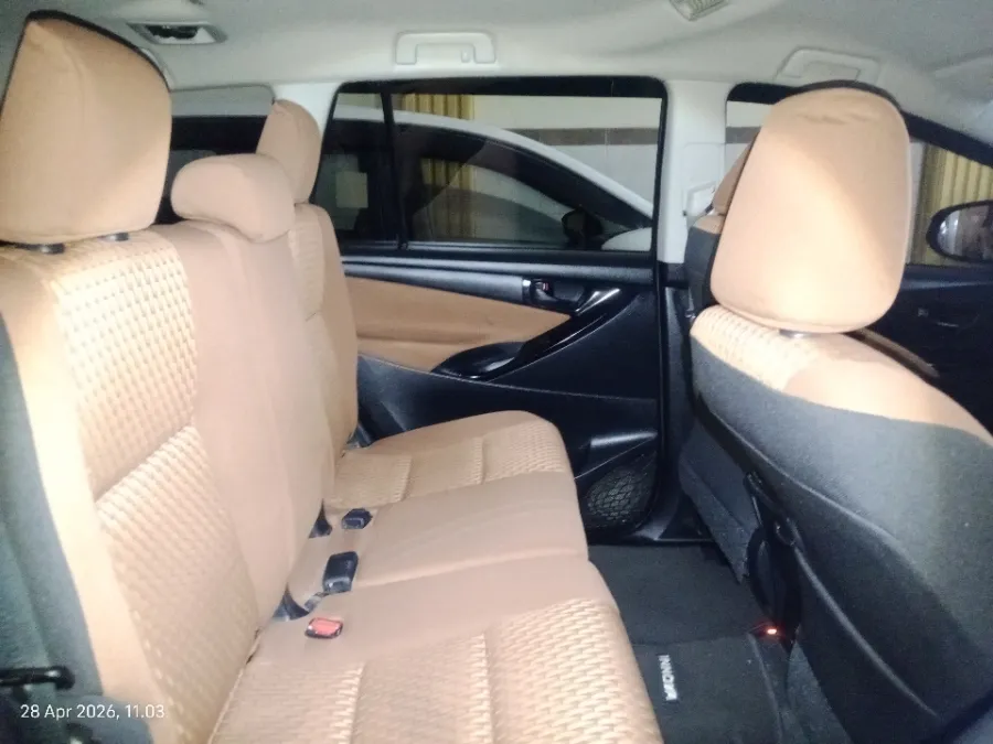 Foto Mobil Bekas Kabin Belakang Toyota Kijang Innova 2.0 G tahun 2020