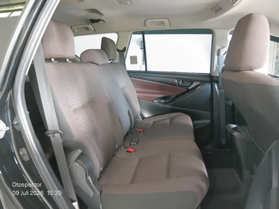 Foto Mobil Bekas Kabin Belakang Toyota Kijang Innova 2.0 G tahun 2021