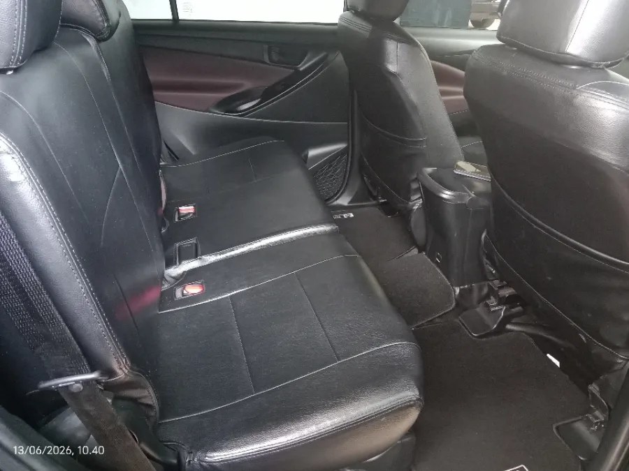 Foto Mobil Bekas Kabin Belakang Toyota Kijang Innova 2.0 G tahun 2021